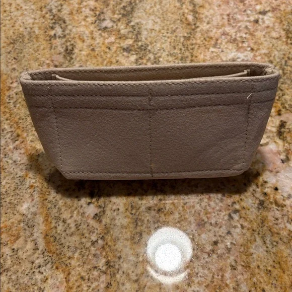 Longchamp Le Pilage Green Pouch with Strap and insert - Picture 7 of 16